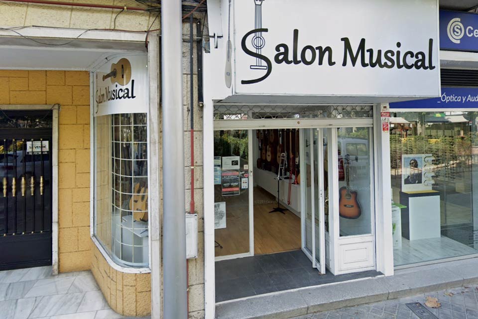 Salón musical, especialistas en guitarras en el barrio La Alameda