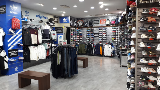 Ventadeporte, 2 tiendas en 1 en el barrio El Carmen