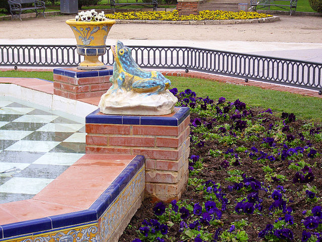 Fuente ranas cerámica talavera