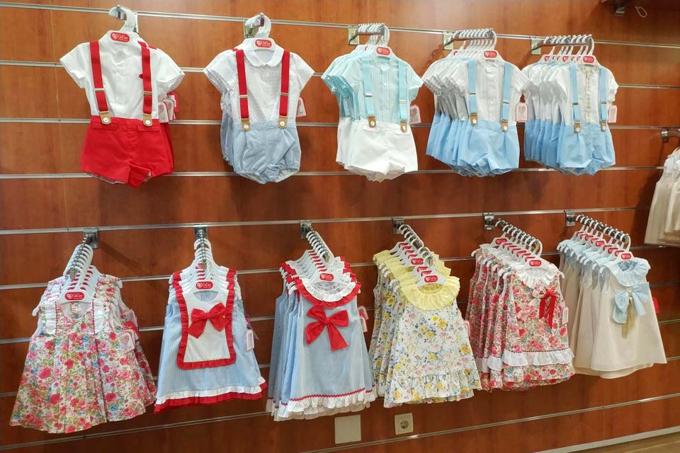 Dedos moda infantil, todo para nuestros pequeños en el barrio La Solana