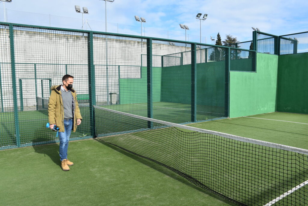 Seis pistas de padel han sido mejoradas por el Ayuntamiento