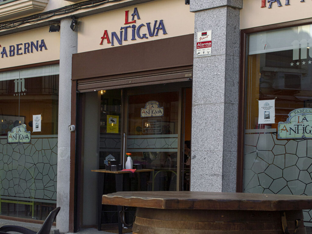 Taberna La Antigua en el Casco Antiguo