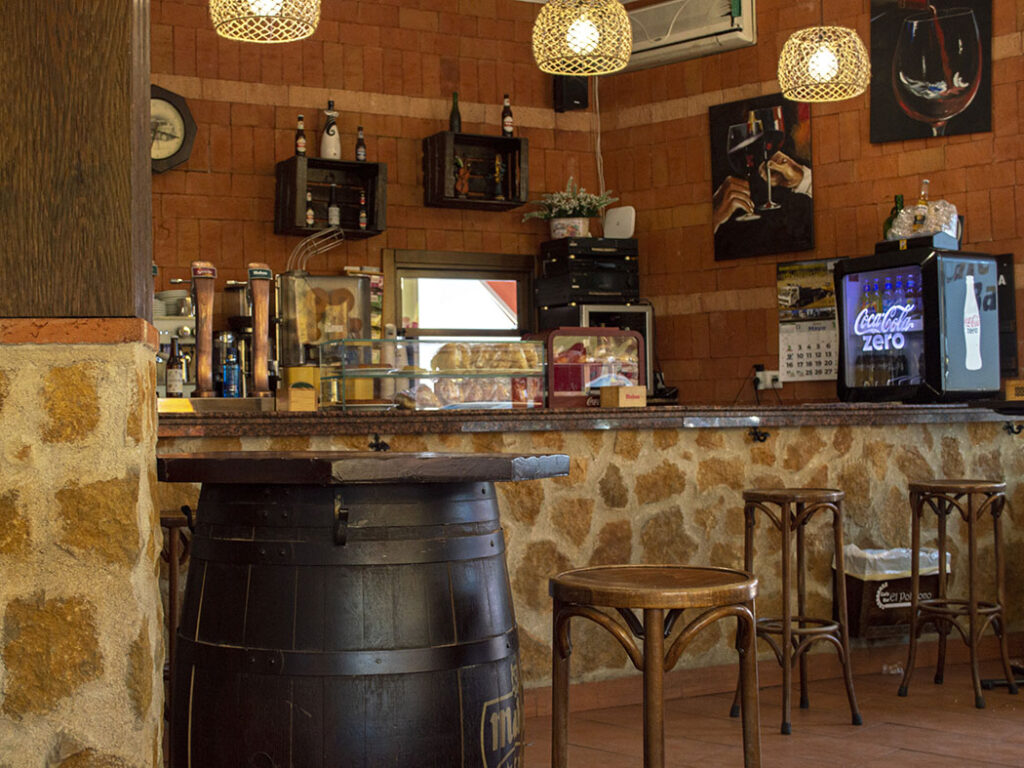 Café Bar El Polígono, en el barrio Puerta de Cuartos