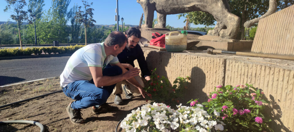 La glorieta de Los Leones actualiza su imagen verde