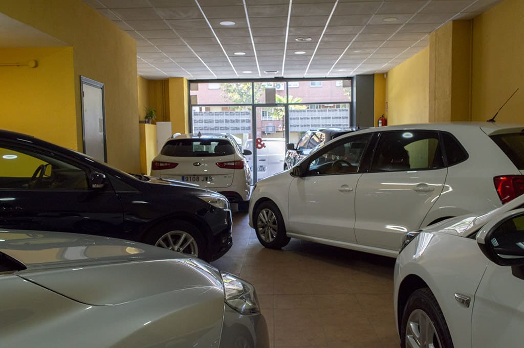 Mid Car, coches de segunda mano en el barrio Puerta de Cuartos