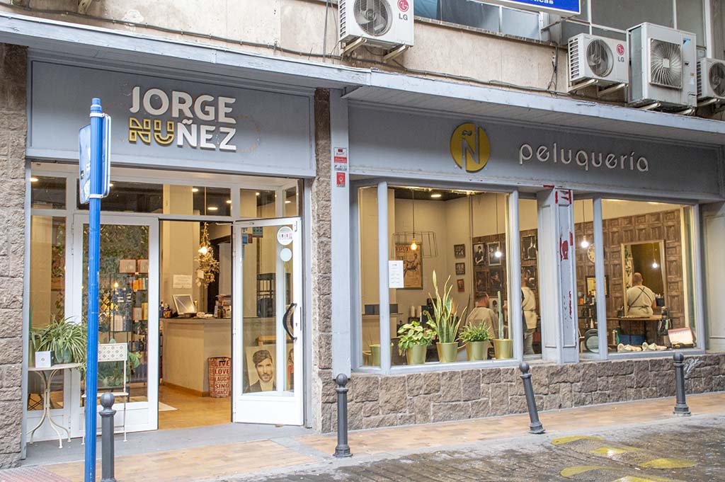 Jorge Núñez Peluqueros, profesionalidad y dedicación desde el barrio La Alameda