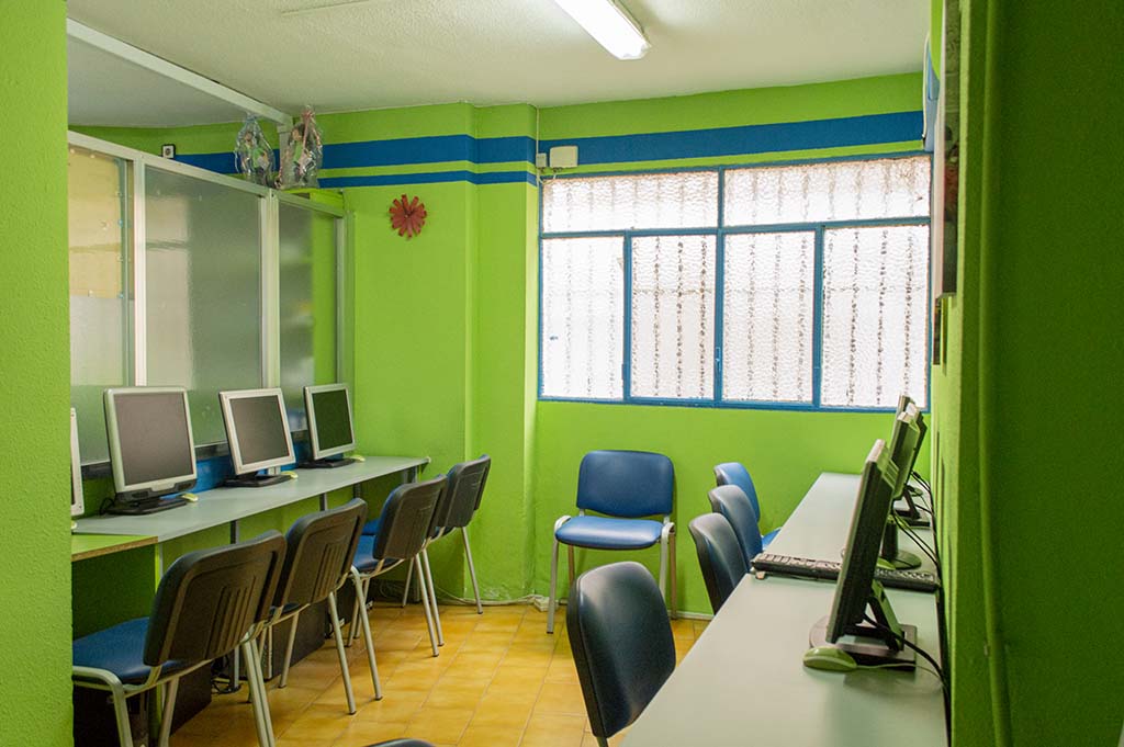 interior de autoescuela fakultad