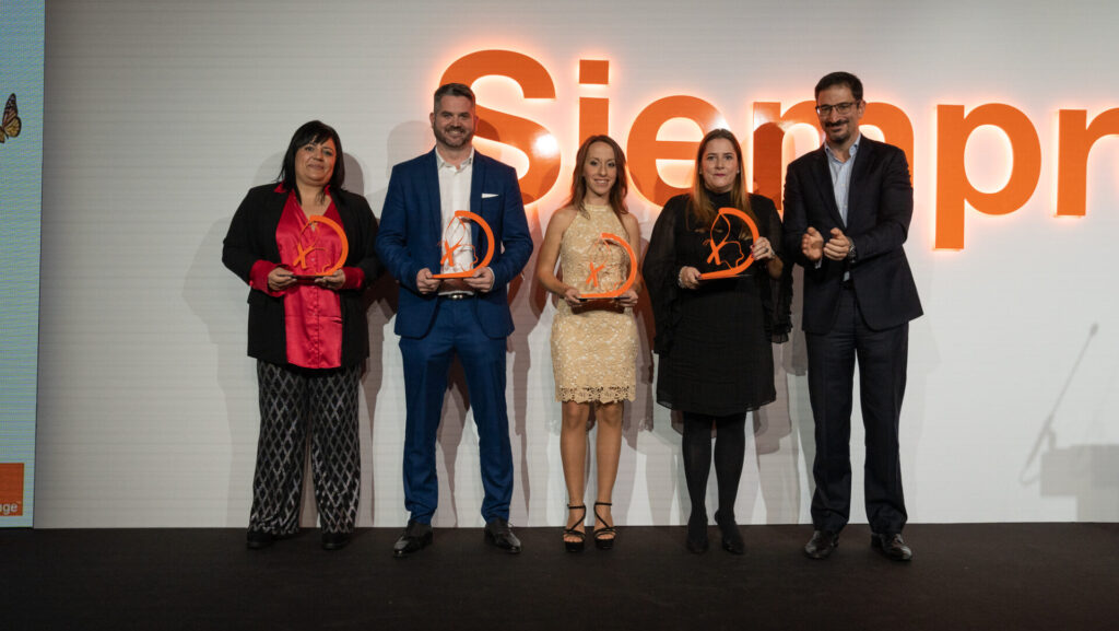 Alicia Guerrero, de Talavera, obtiene el premio a la mejor tienda Orange de España 