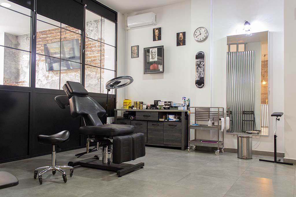 sala de tatuado de essence tattoo