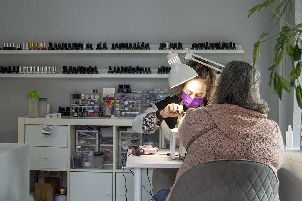 Le Parisienne salón, centro de belleza y manicura