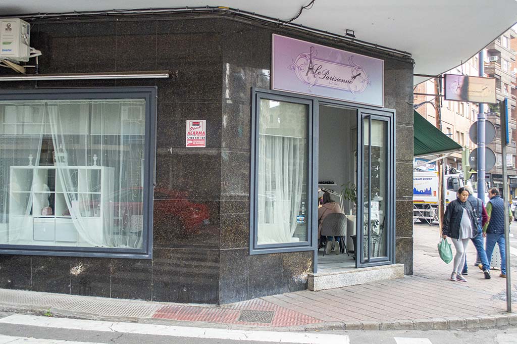 Le Parisienne salón, centro de belleza y manicura