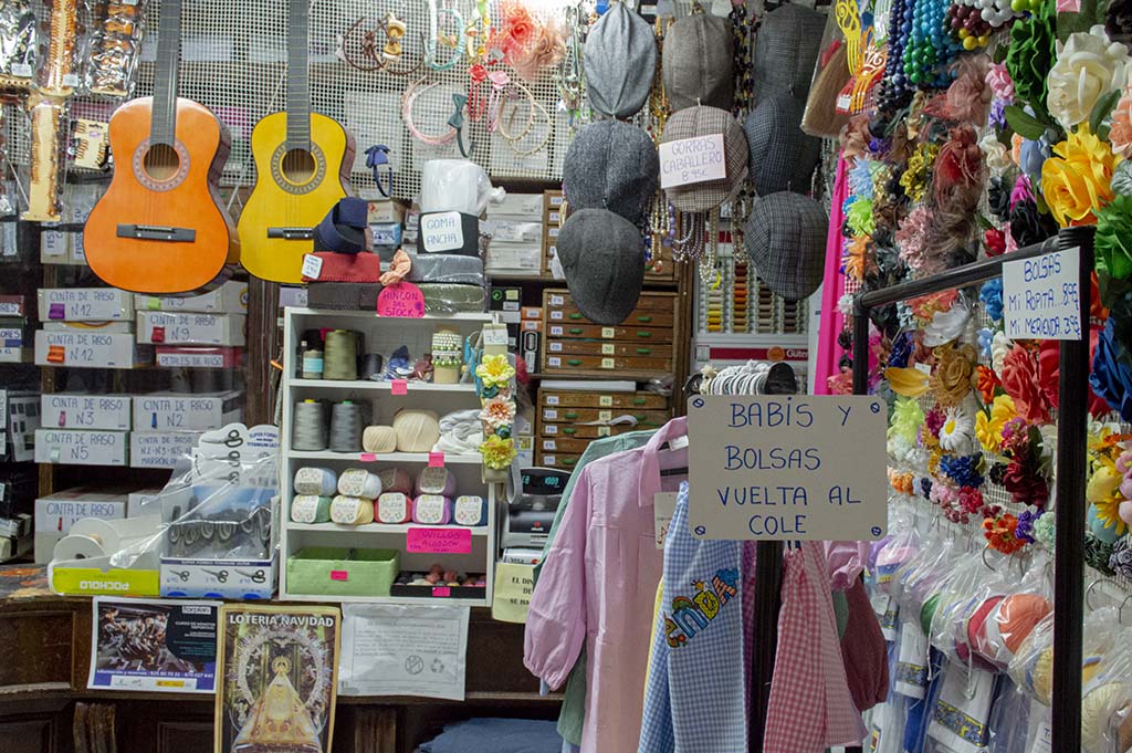 Mi tienda, una de las mercerías más antiguas del barrio La Alameda