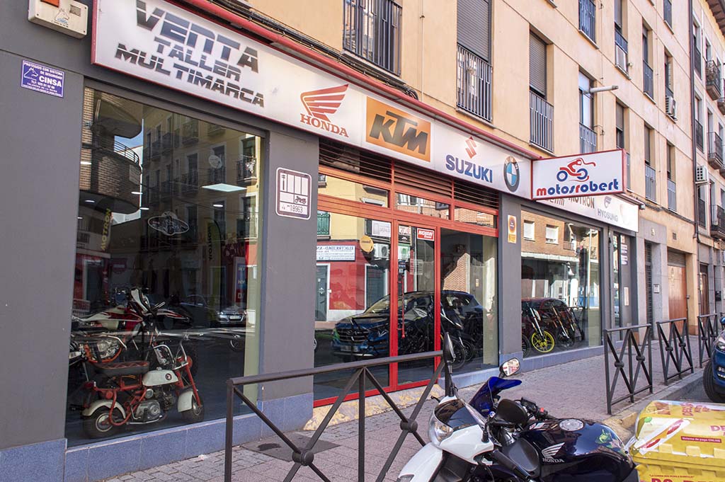 Motos Robert, referentes en el barrio Puerta de Cuartos