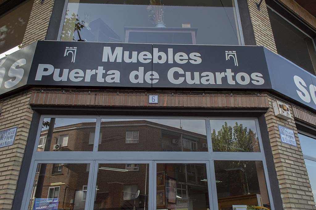 Muebles Puerta de Cuartos, mobiliario en el barrio Puerta de Cuartos