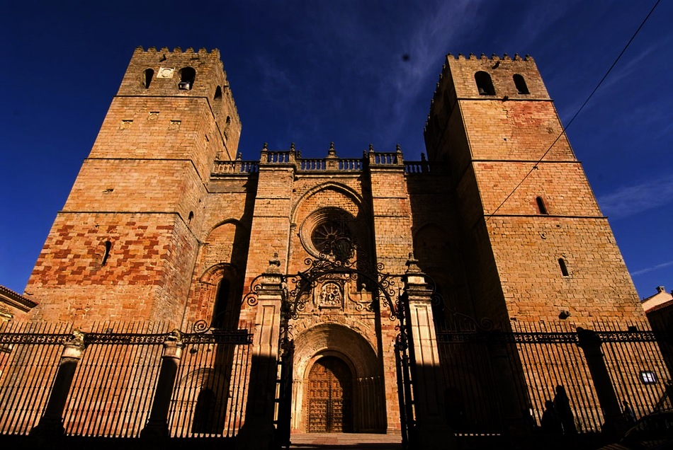 Este puente escápate a Sigüenza, Guadalajara. Foto: www.turismocastillalamancha.es de David Blázquez.