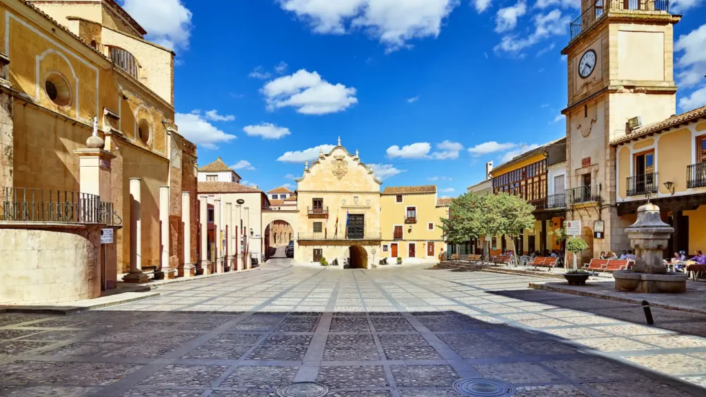 Las 11 plazas con más encanto de Castilla - La Mancha