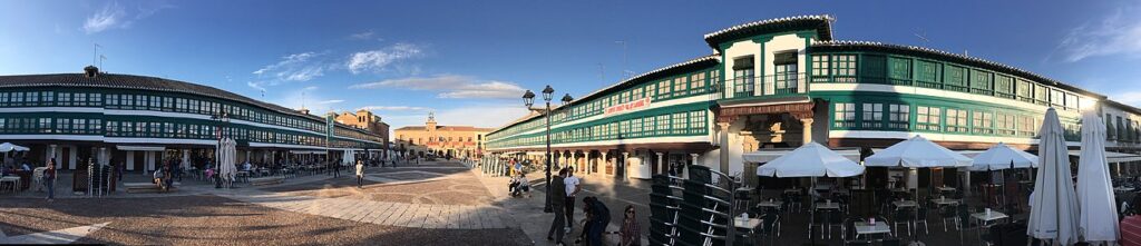 Las 11 plazas con más encanto de Castilla - La Mancha