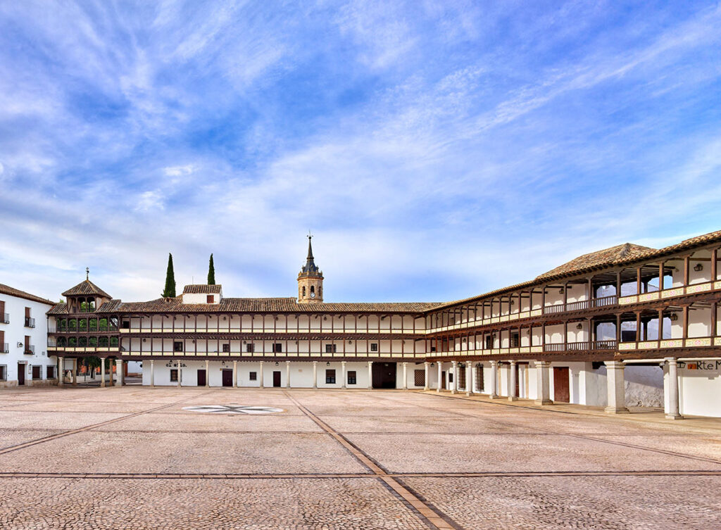 Las 11 plazas con más encanto de Castilla - La Mancha