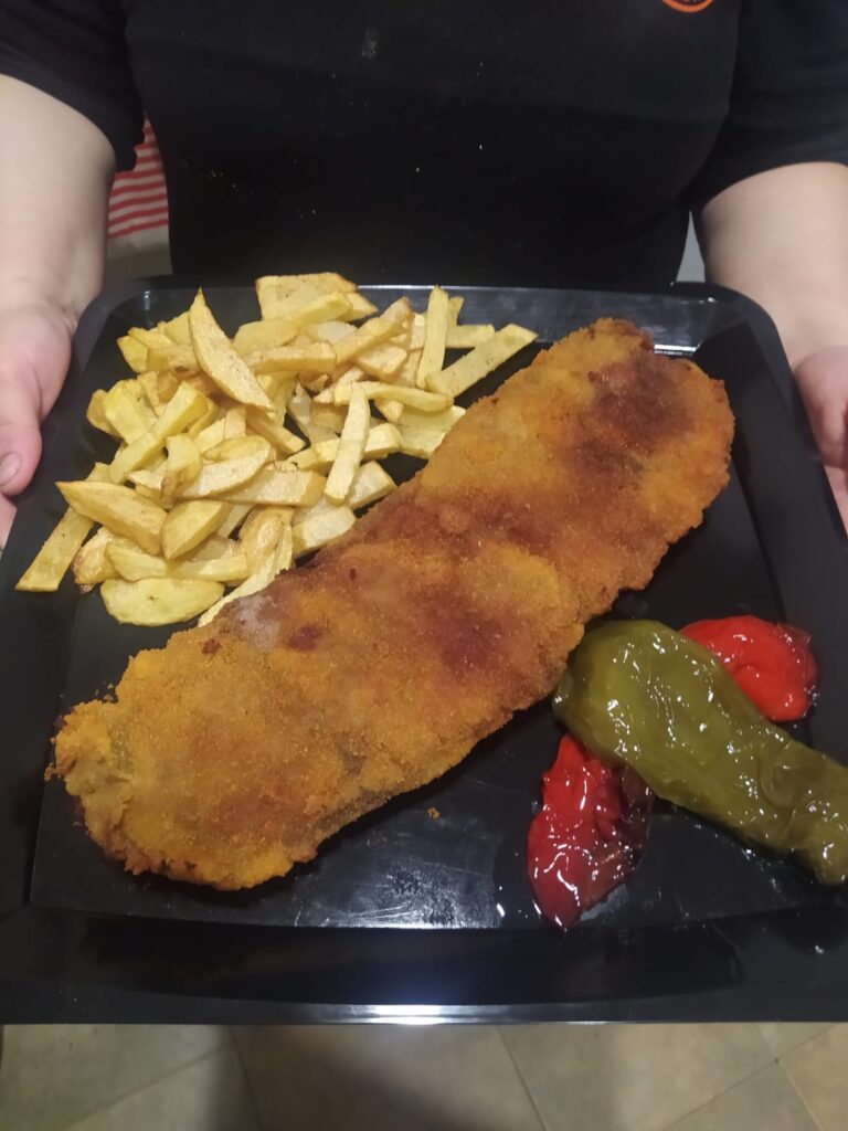 La Tortillería, presenta su gran cachopo de 40cm en Talavera