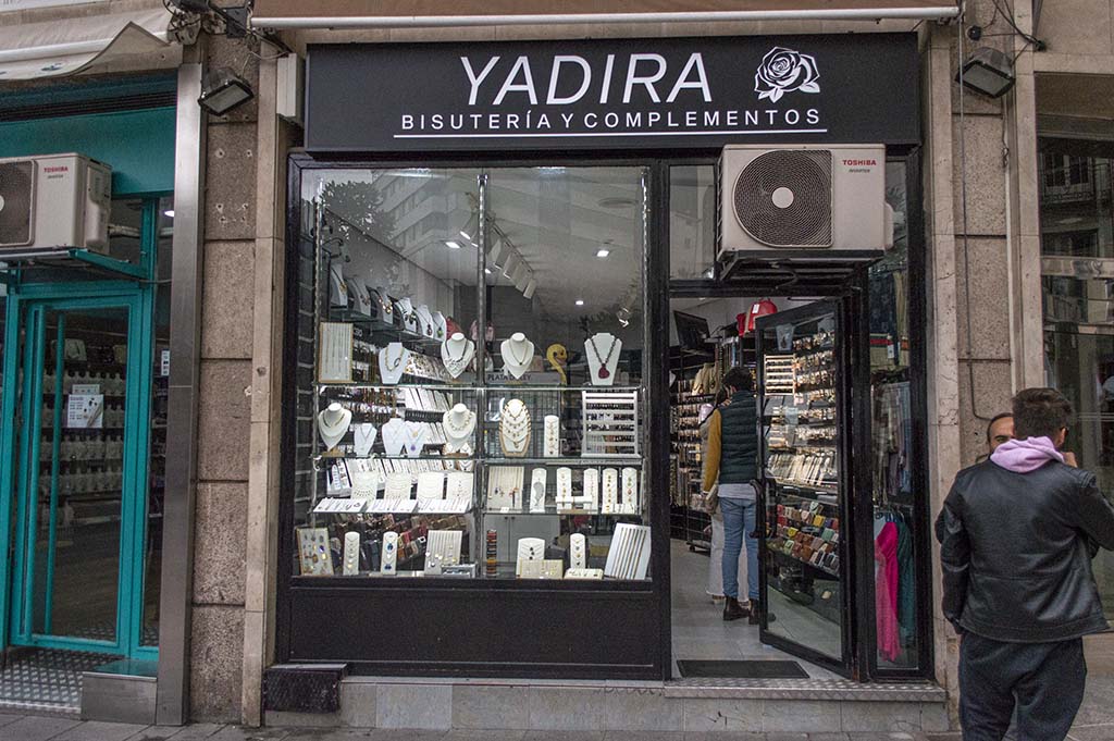 yadira, bisuteria y complementos