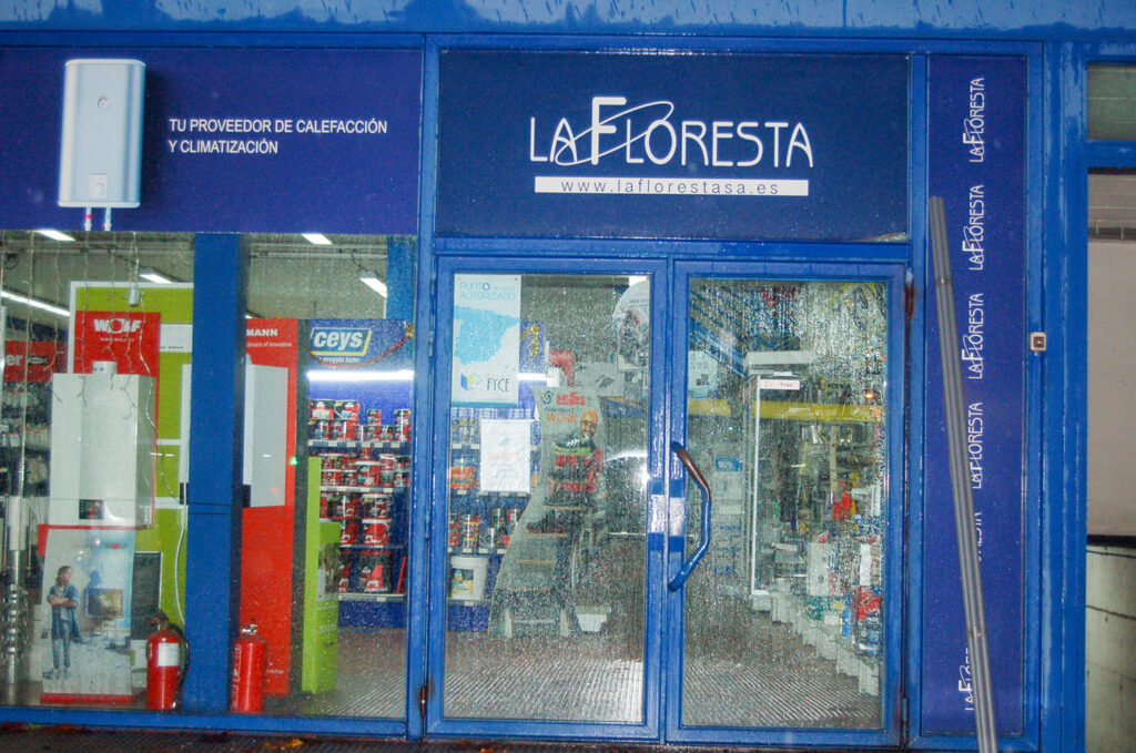 La Floresta, disfruta del autoservicio y su punto de exposición