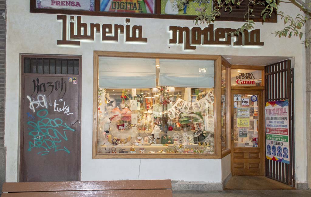 Librería Moderna, 40 años de impresión y papelería