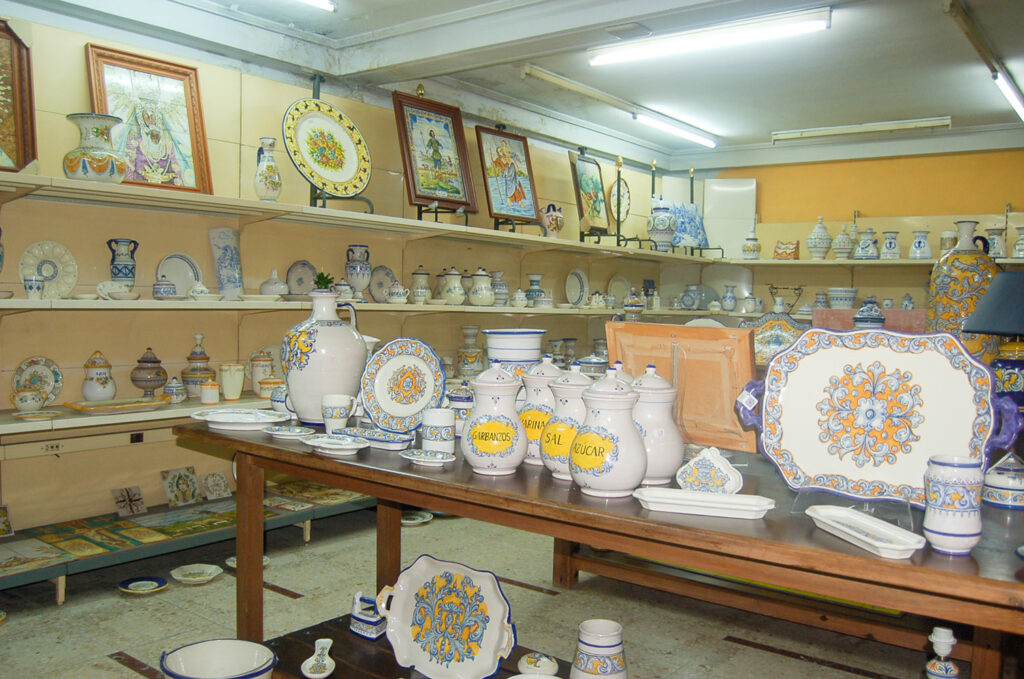 Centro Artesano, una vida dedicada a la cerámica artística