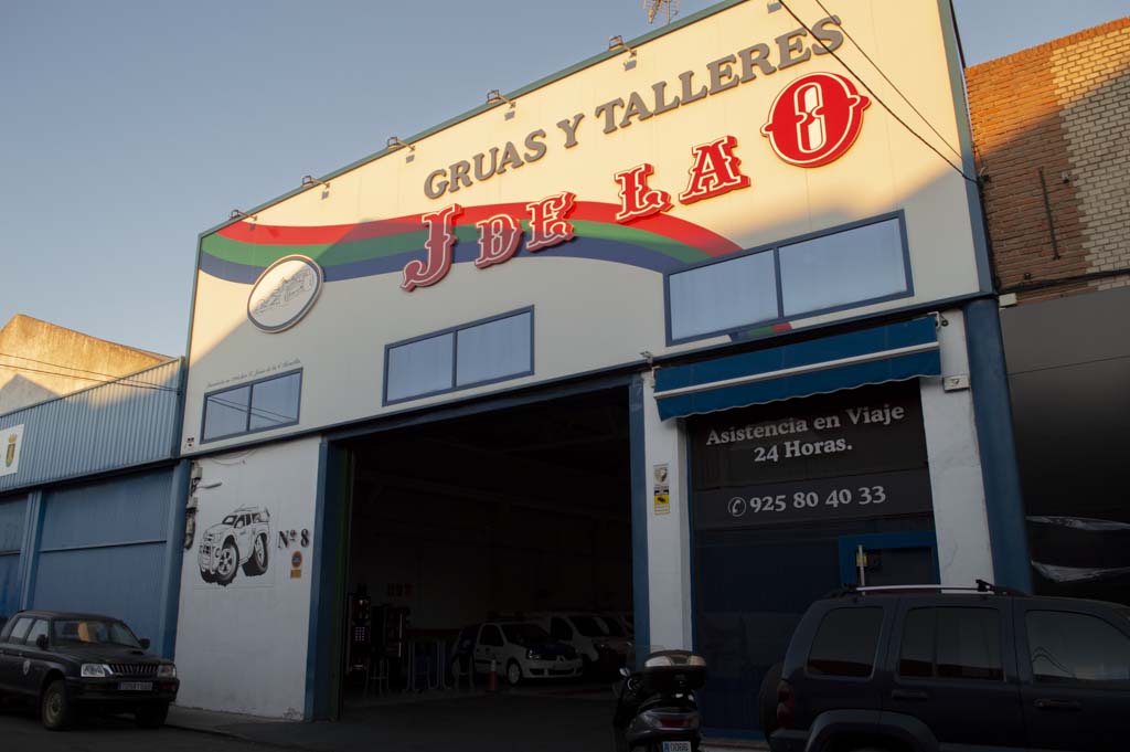 Grúas y Talleres de la J a la O