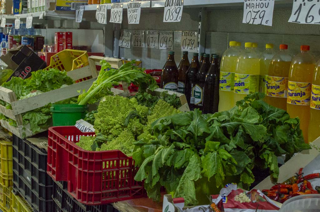 Frutería Javi ofrece lo mejor de su tierra