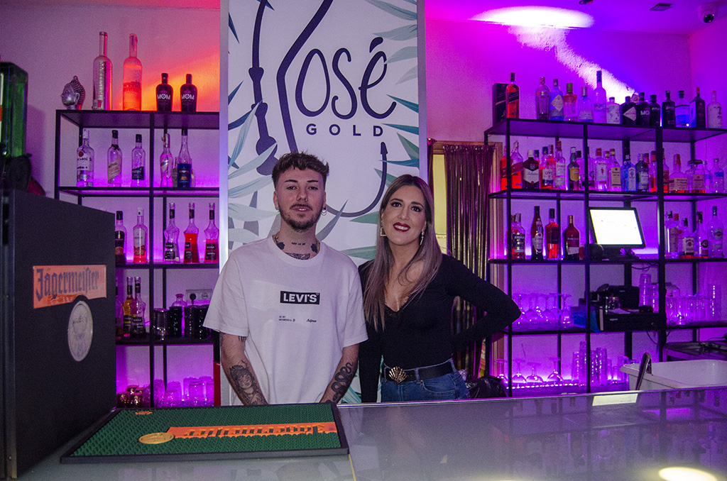 el ambiente distinto de rosé gold hookah lounge conquista a talavera de la reina