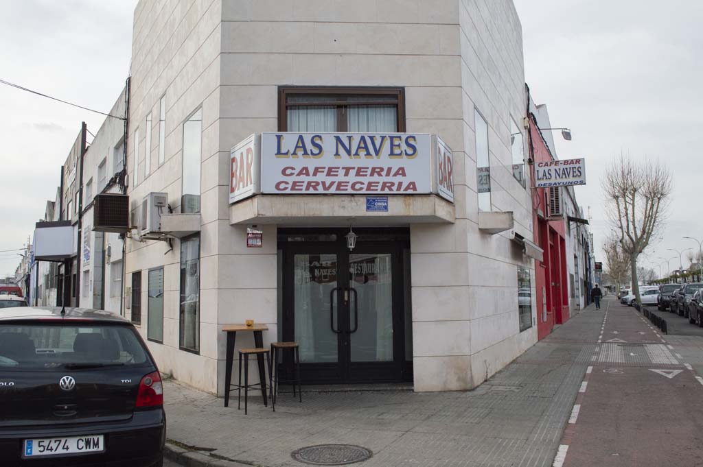 fachada de bar las naves