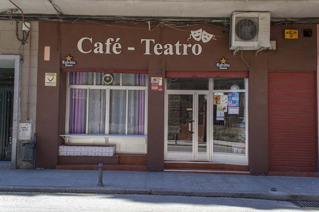 fachada de cafe teatro
