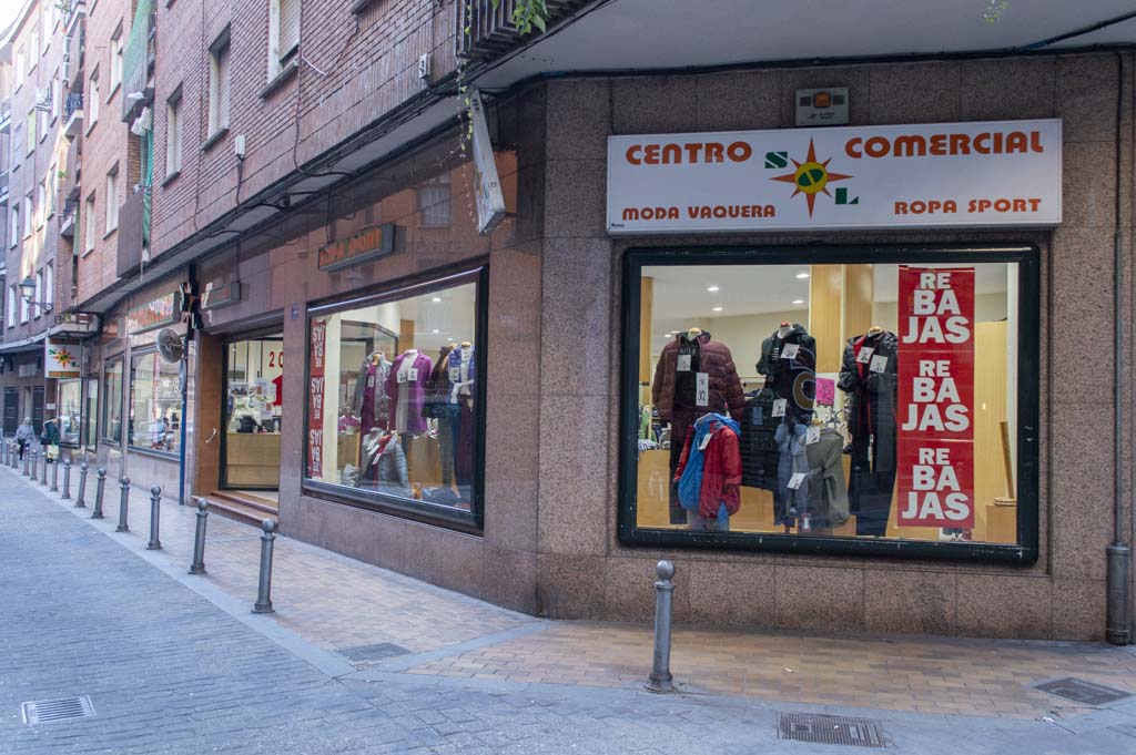 Centro comercial Sol, ofreciendo ropa desde 1992
