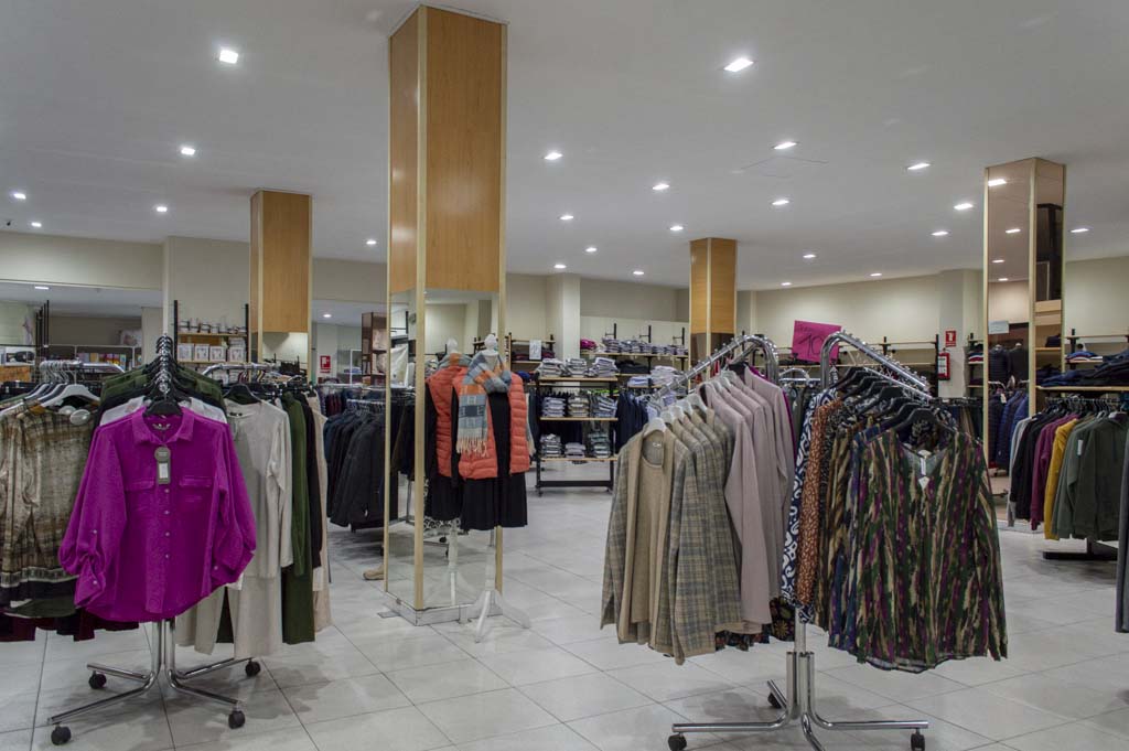 Centro comercial Sol, ofreciendo ropa desde 1992