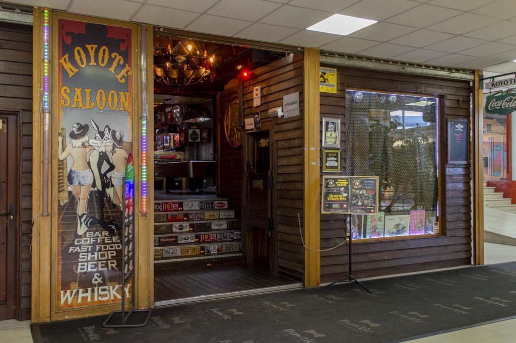 fachada de koyote saloon