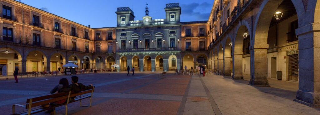 Escápate a Ávila, gran historia, monumentos y muralla única a hora y media de Talavera