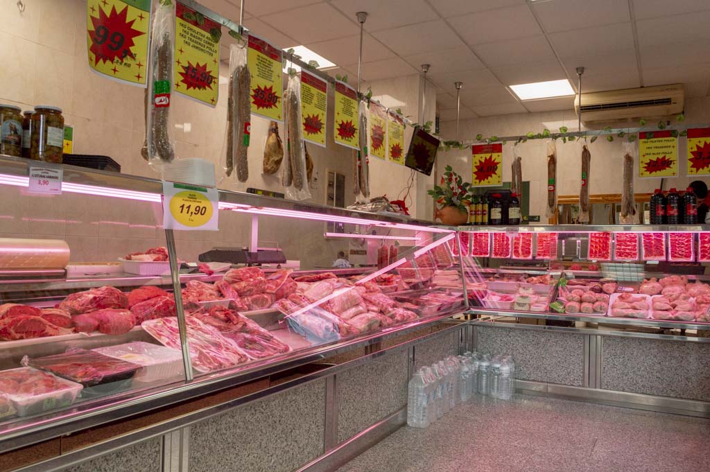 carniceria corrochano e hijos: tradicion y cercania familiar