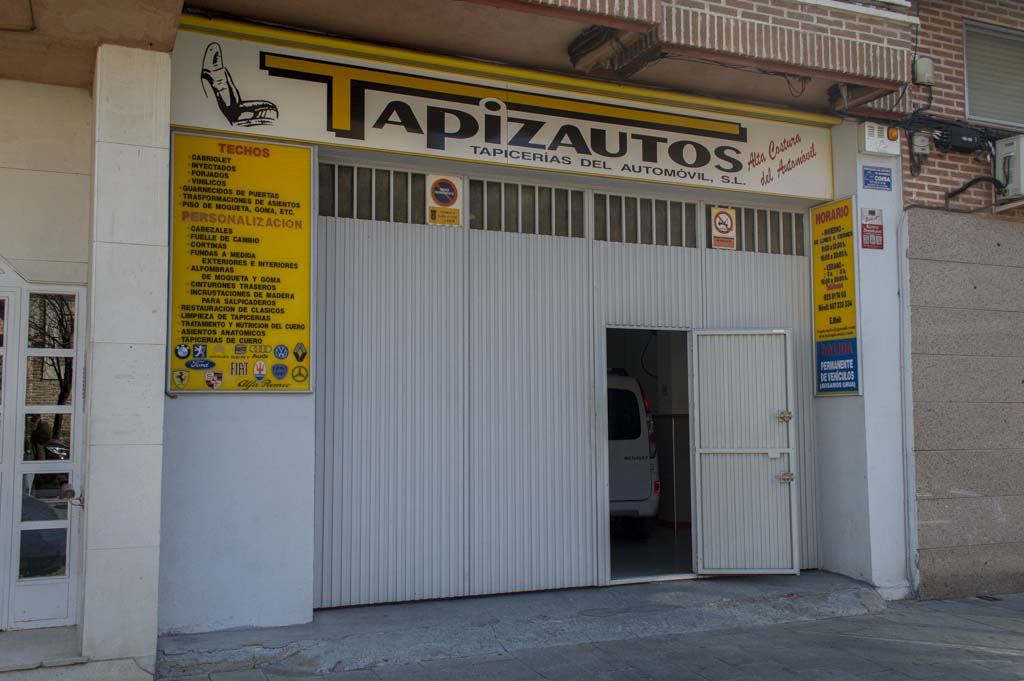 Tapizautos: La historia de Pedro Camacho Montesino y su negocio familiar de tapicería de automóviles