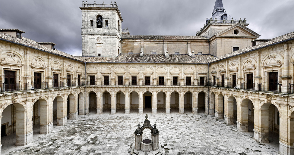 Patio del Monasterio de Uclés, considerado el Escorial de Castilla - La Mancha.