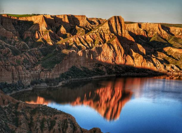 Las barrancas de Burujón, bellas cárcavas arcillosas que caen sobre las aguas del Tajo cerca de Talavera