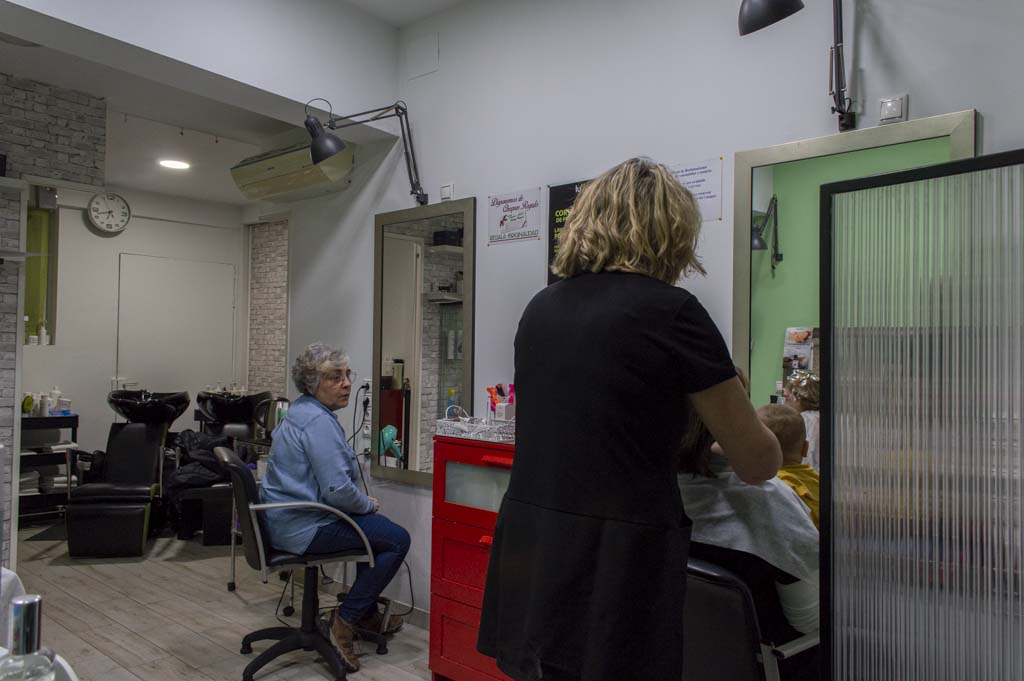 Peluquería con la atención personalizada y la salud capilar