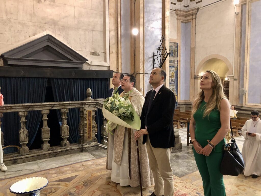 Gregorio implora a la Virgen del Prado para gobernar con justicia y prosperidad