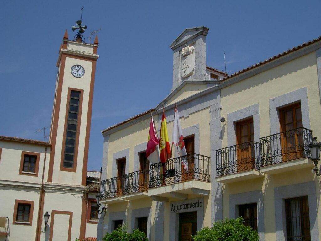 Ayuntamiento - Foto de Chezal para escapadarural.es