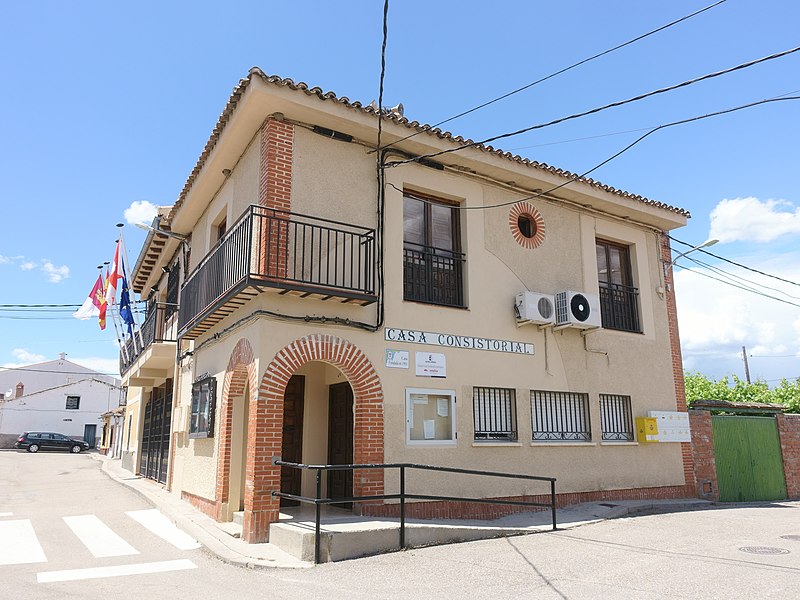 Ayuntamiento de Las Ventas de San Julián - Foto de Rodelar, CC BY-SA 4.0