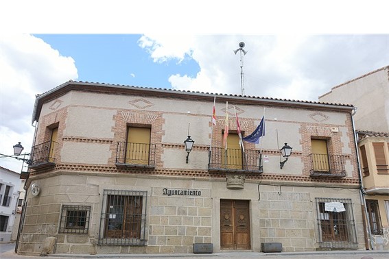 Ayuntamiento de la Calzada de Oropesa – Foto de Rodelar CC BY-SA 4.0