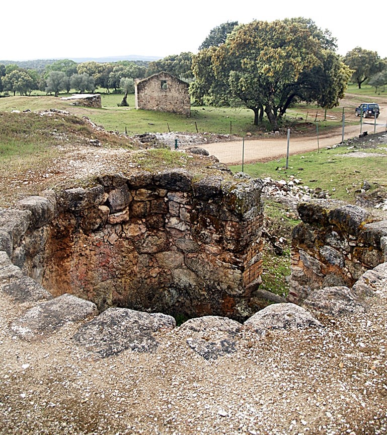 Hornos de Cal de Montesclaro - Foto de Miguel Méndez-Cabeza