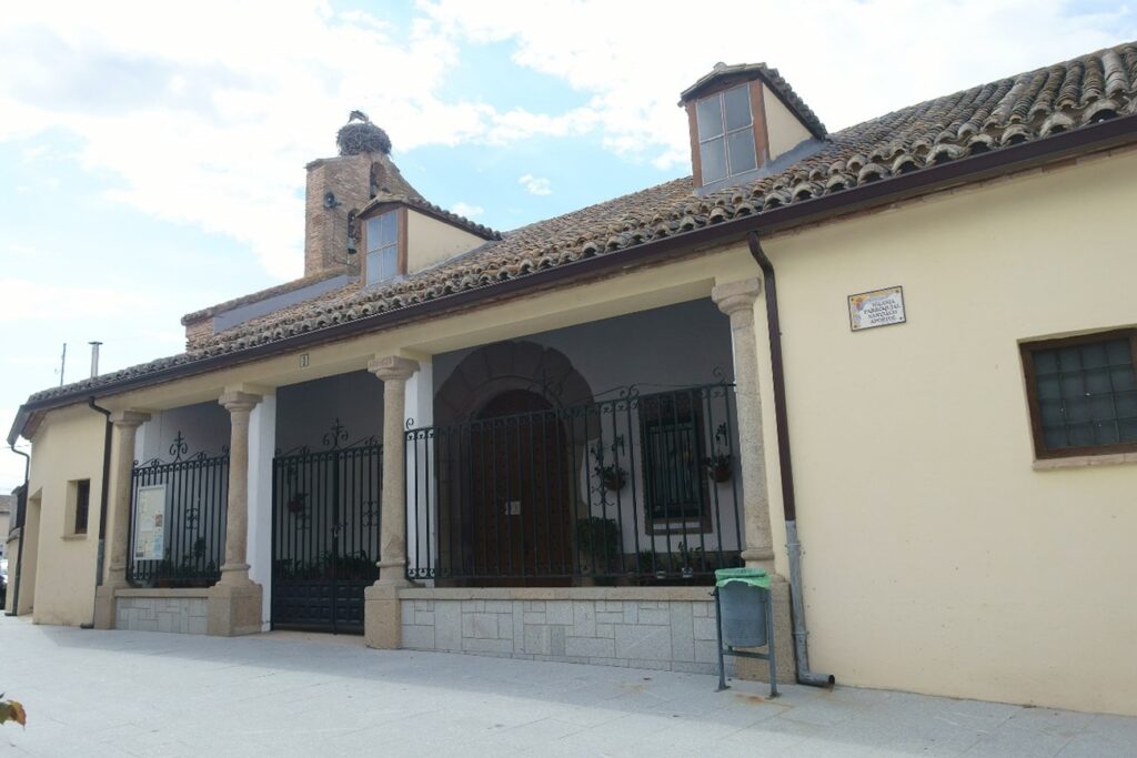 Iglesia de Santiago Apóstol - Foto de Rodelar bajo CC BY-SA 4.0