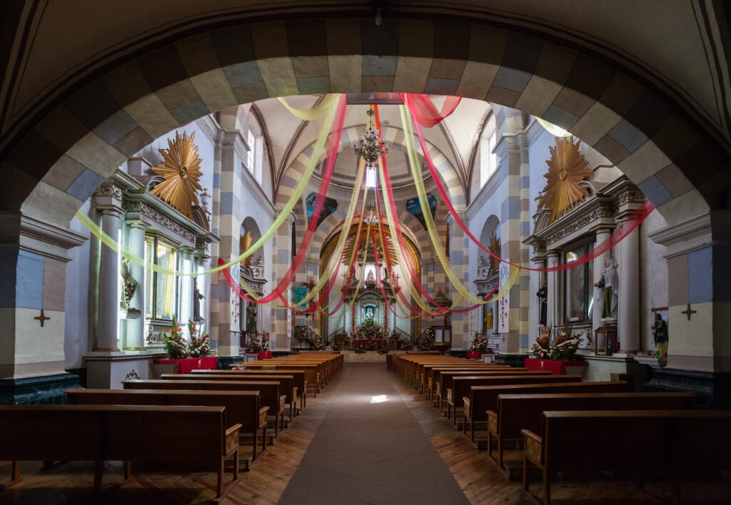 Interior de la Iglesia de Nuestra Señora del Monte - Foto de David Daguerro