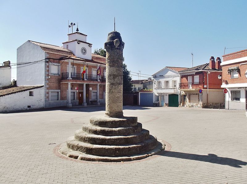 Plaza Mayor de Montesclaros - Foto de Asqueladd CC BY-SA 3.0