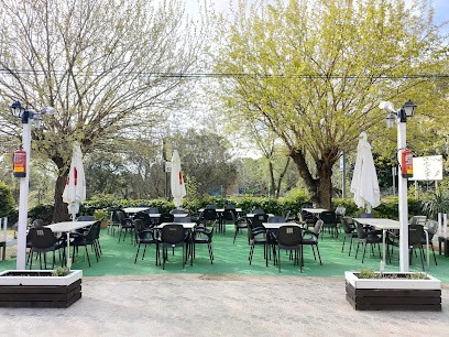 Terraza de La Parada de Alardos - Foto de Restaurant Guru